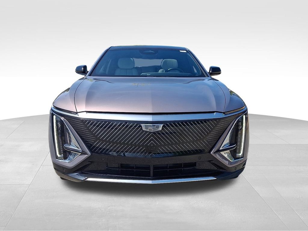 Used 2024 Cadillac Lyriq Luxury AWD/4WD image 2