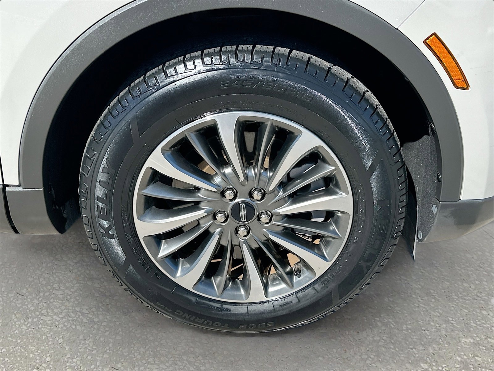 Used 2022 Lincoln Nautilus FWD w/ Premium Package image 31