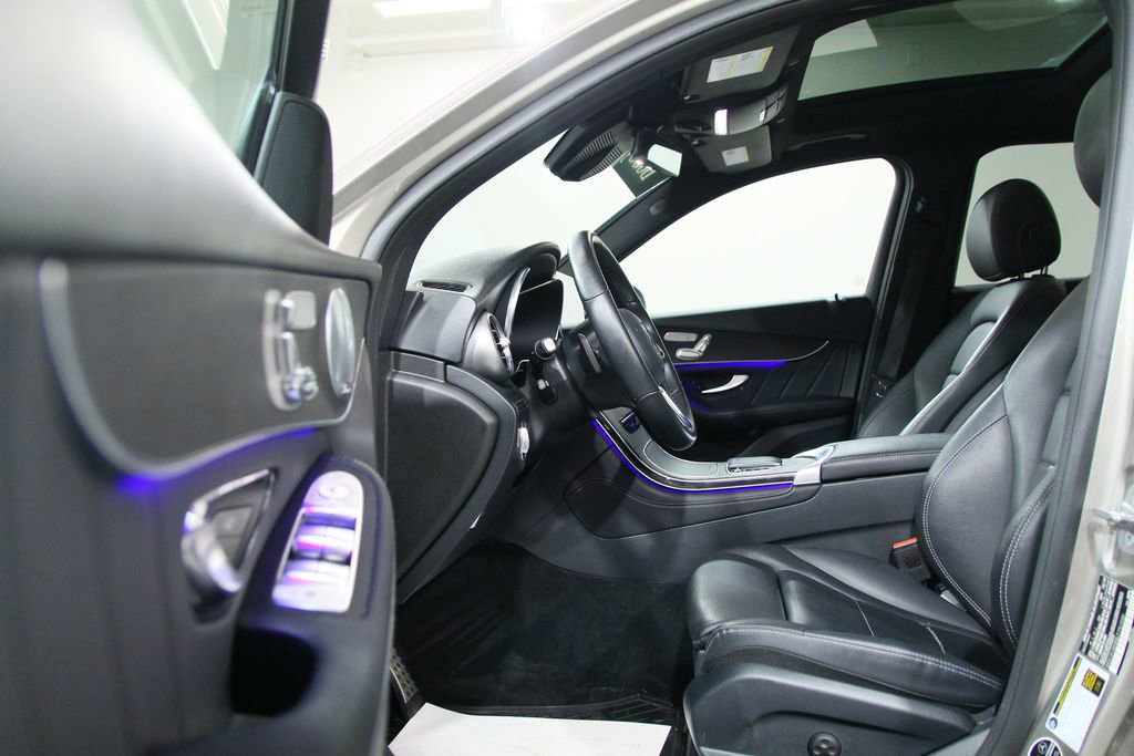 Certified 2020 Mercedes-Benz GLC 300 4MATIC image 4