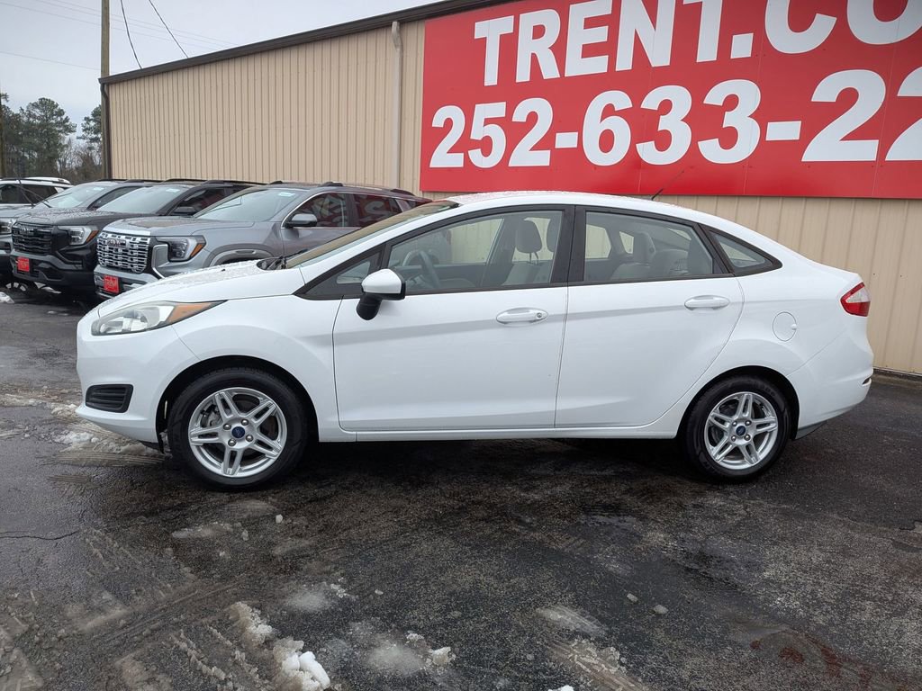 Used 2019 Ford Fiesta SE image 2
