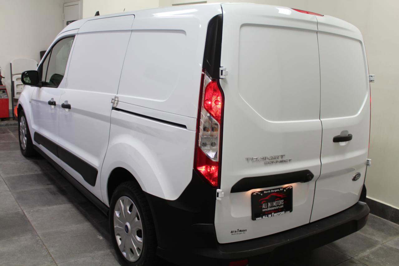 Used 2023 Ford Transit Connect XL image 4