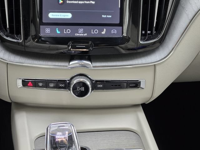 Certified 2024 Volvo XC60 B5 Ultimate AWD/4WD image 19