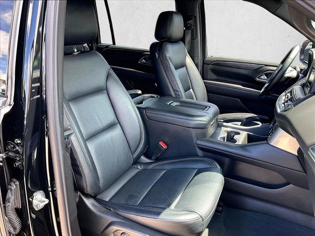Used 2023 Chevrolet Suburban LS RWD image 9
