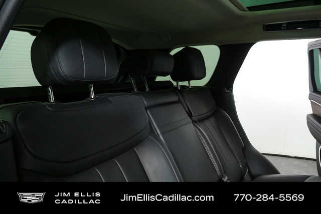 Used 2025 Land Rover Range Rover SE image 25