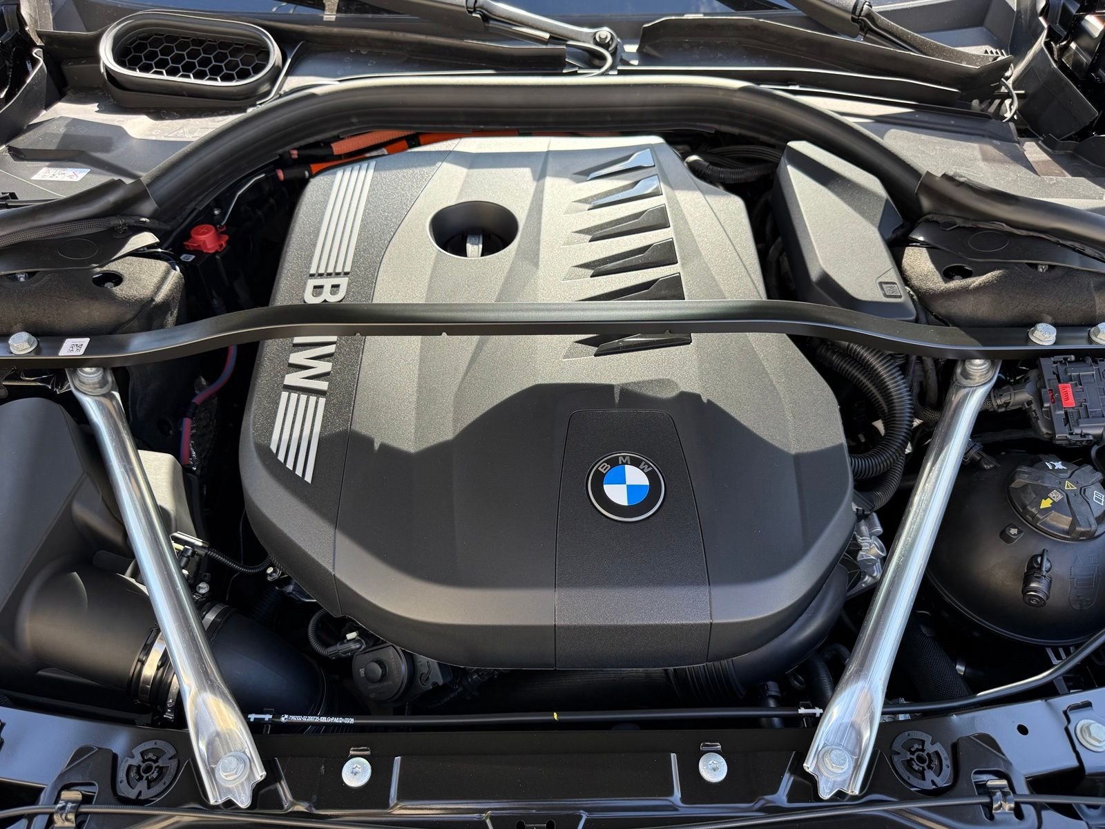 New 2026 BMW 750e xDrive w/ Premium Package AWD/4WD image 32