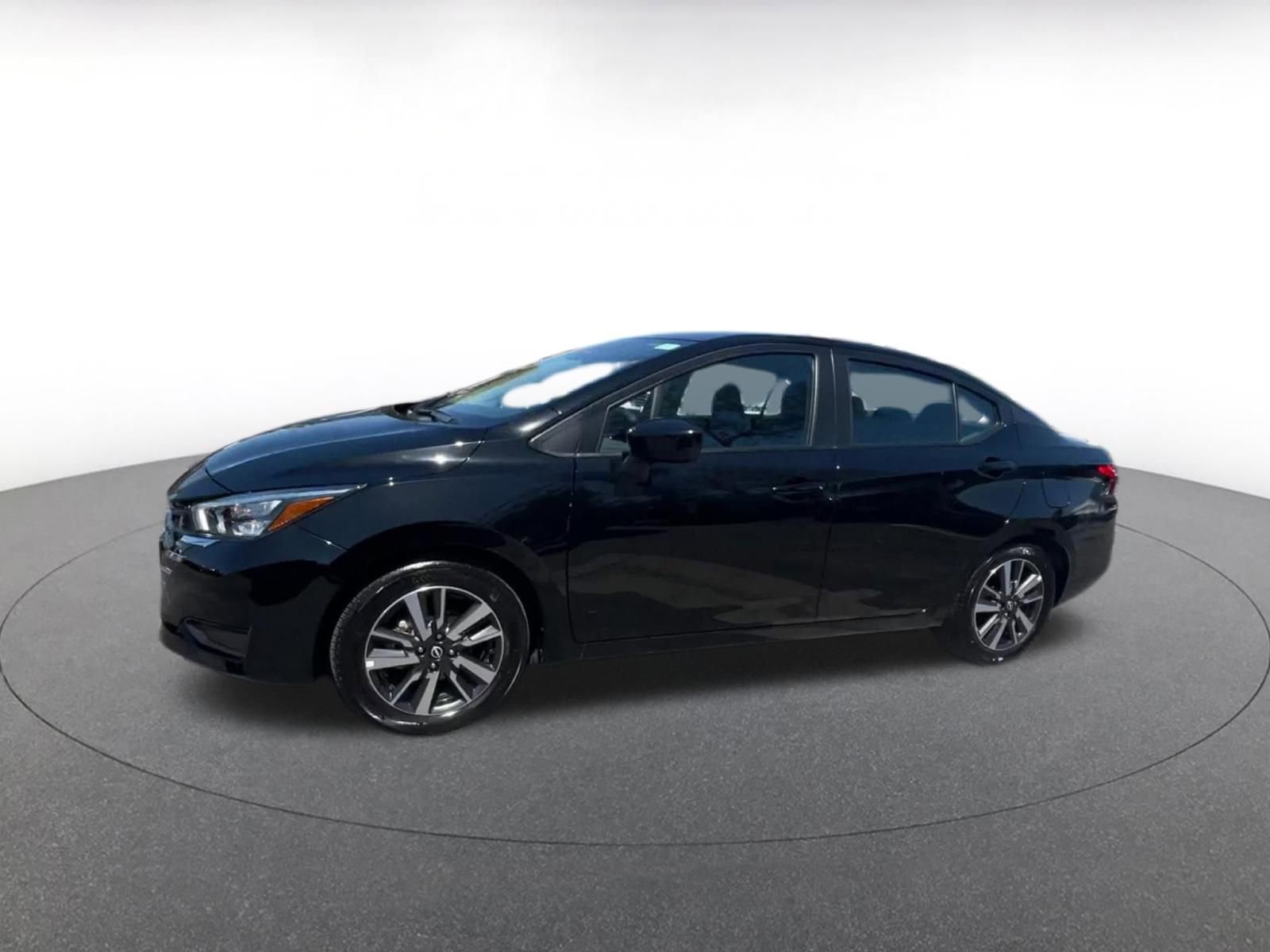Used 2025 Nissan Versa SV FWD image 8