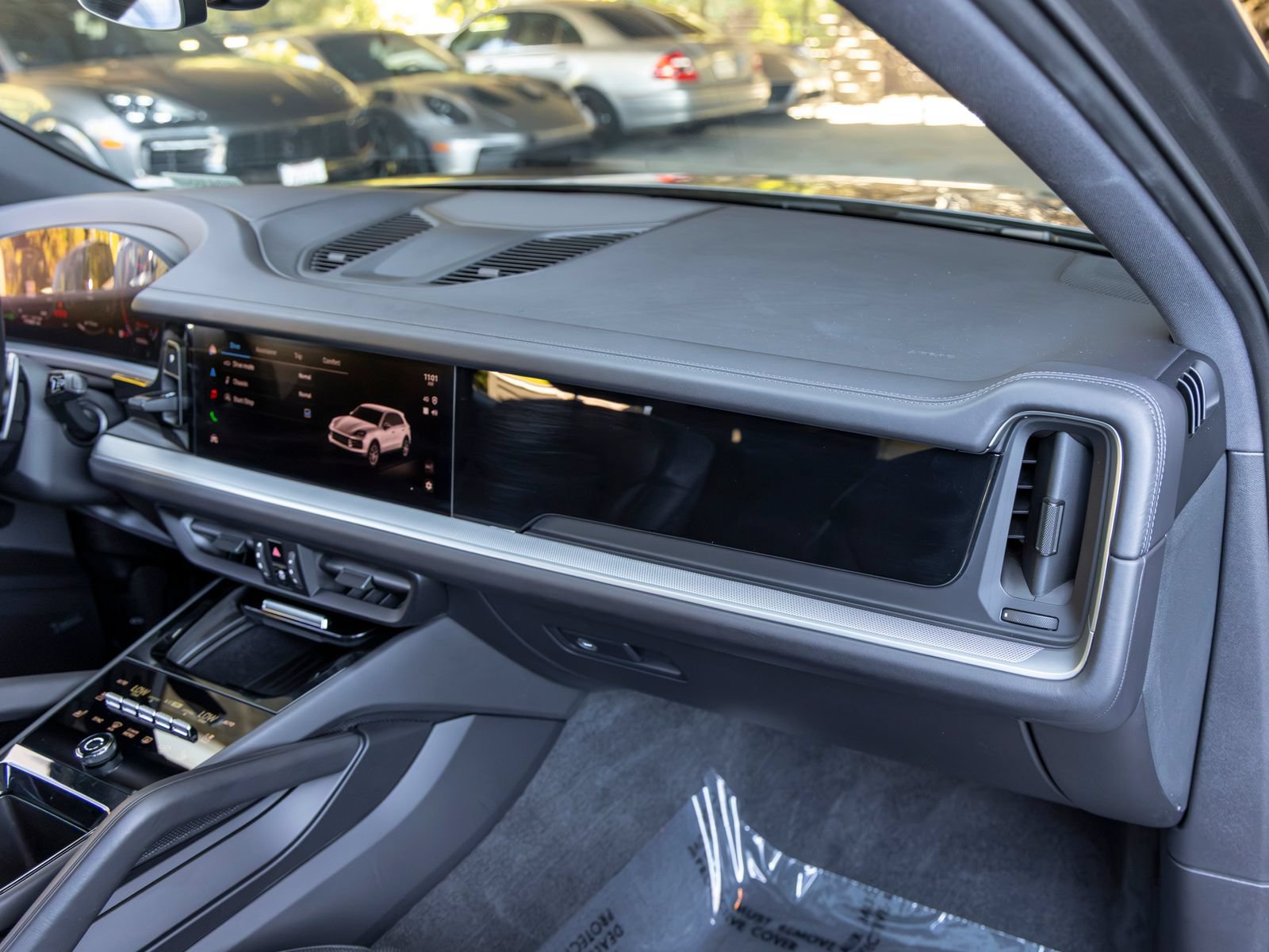 Certified 2024 Porsche Cayenne S AWD/4WD image 61