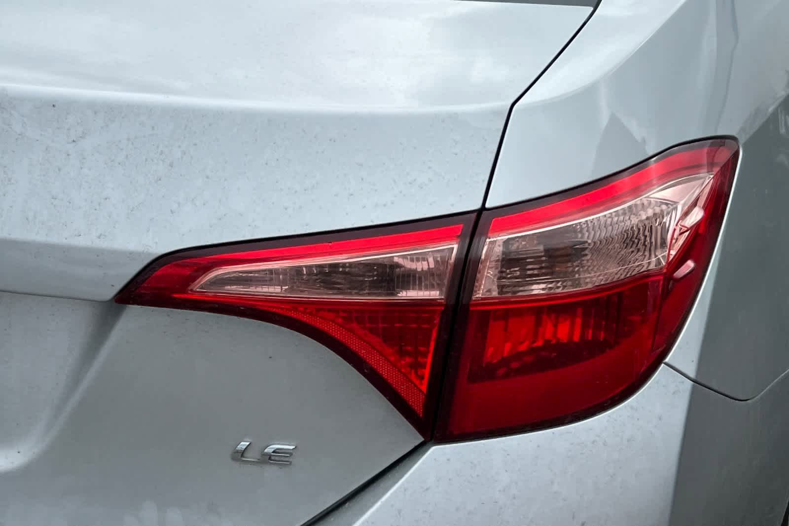 Used 2019 Toyota Corolla LE FWD image 18