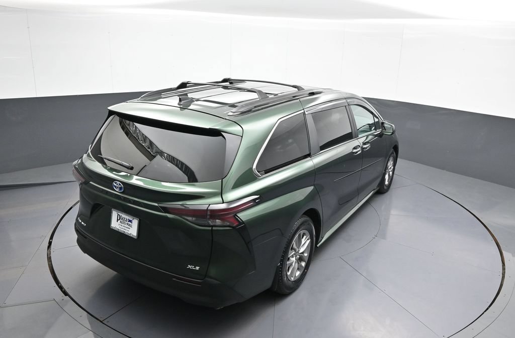Certified 2025 Toyota Sienna XLE w/ XLE Plus Package AWD/4WD image 40