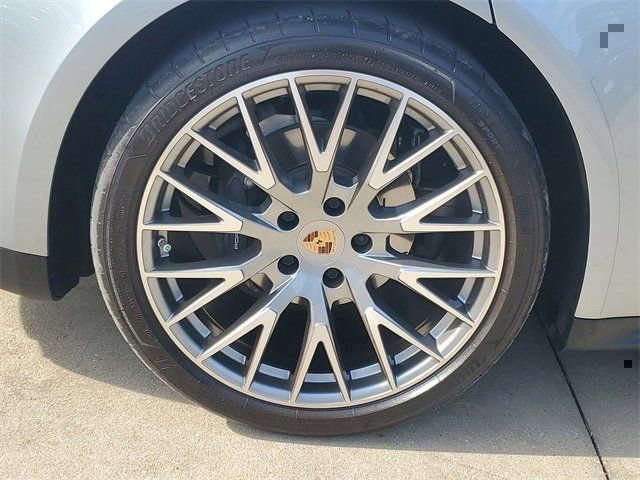 Certified 2024 Porsche Panamera image 13