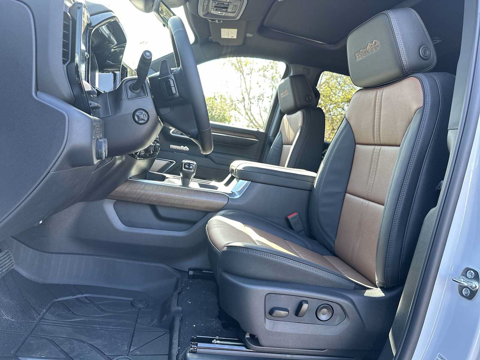 New 2026 Chevrolet Silverado 1500 High Country w/ High Country Premium Package AWD/4WD image 15