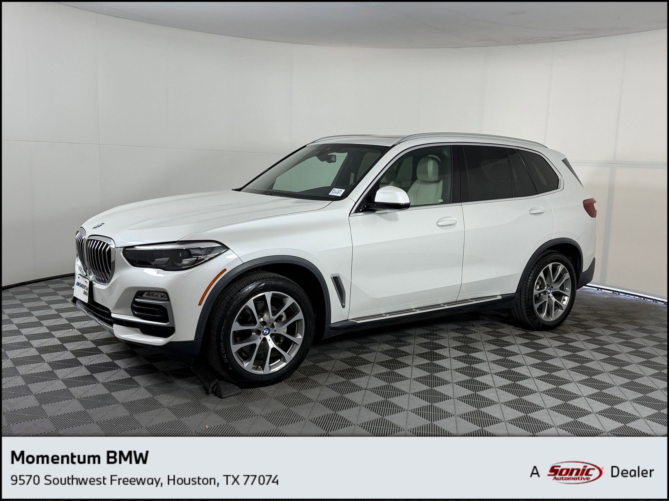 Used 2019 BMW X5 xDrive40i w/ Convenience Package AWD/4WD image 1