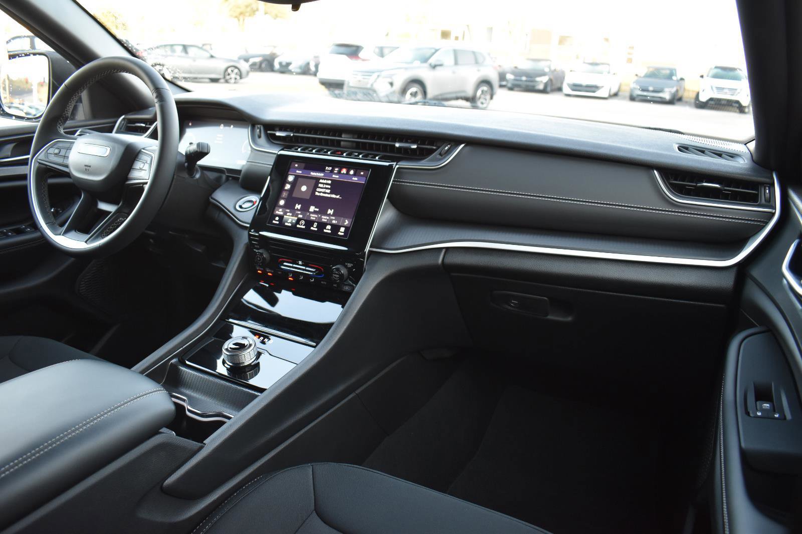 Used 2024 Jeep Grand Cherokee Laredo w/ Trailer Tow Package image 53