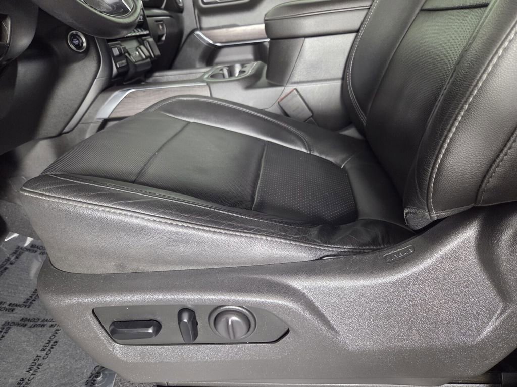 Used 2019 Chevrolet Silverado 1500 LTZ w/ LTZ Premium Package AWD/4WD image 13