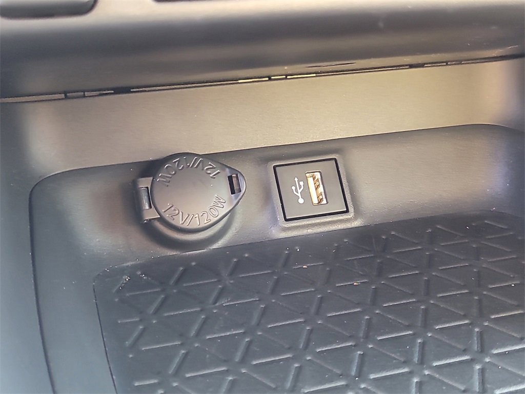 Used 2025 Toyota RAV4 XLE Premium image 25