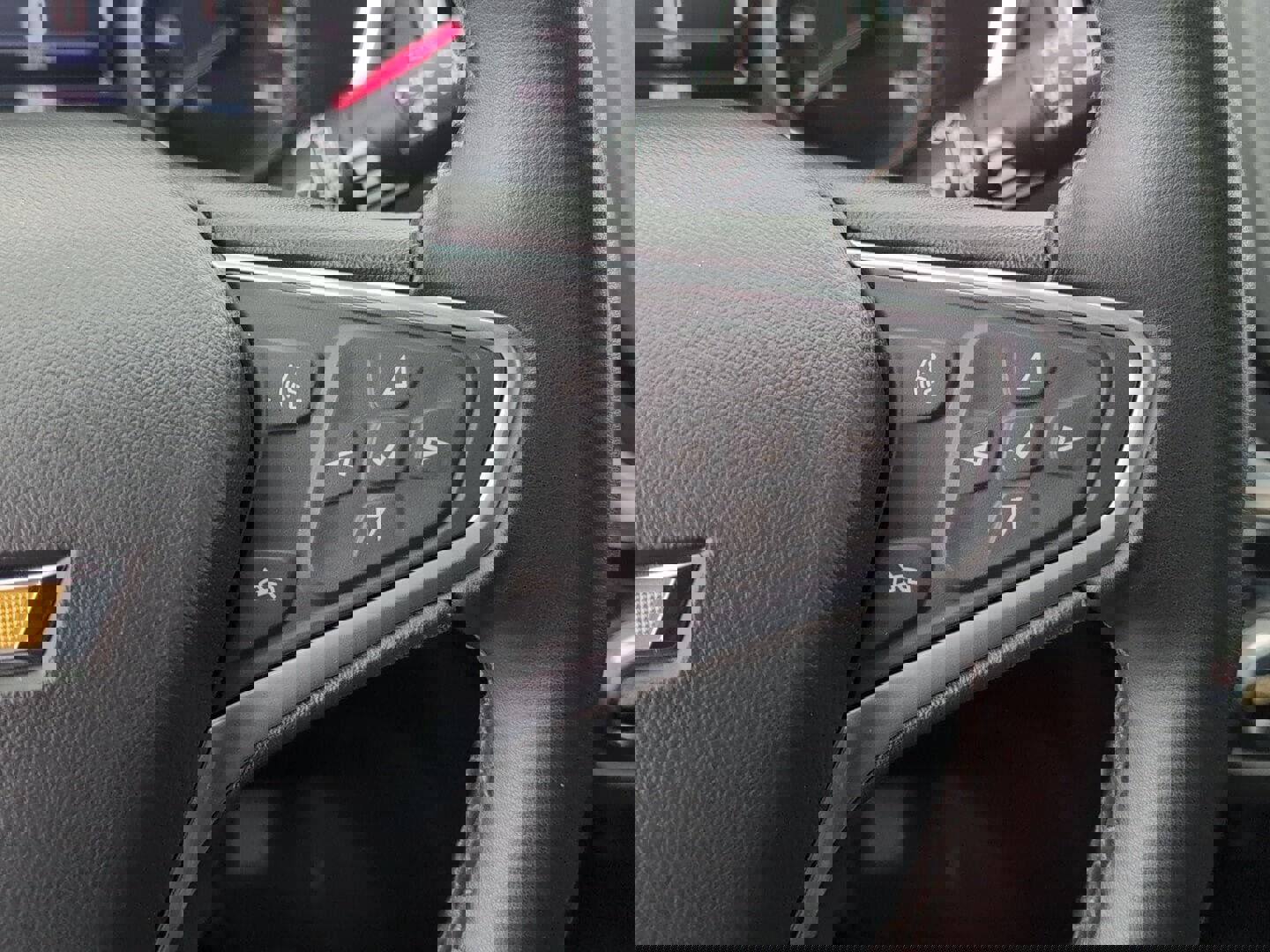 Used 2023 Chevrolet Equinox LT image 31