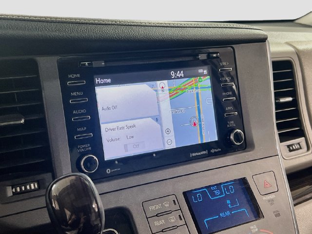 Used 2018 Toyota Sienna XLE w/ XLE Navigation Package FWD image 15