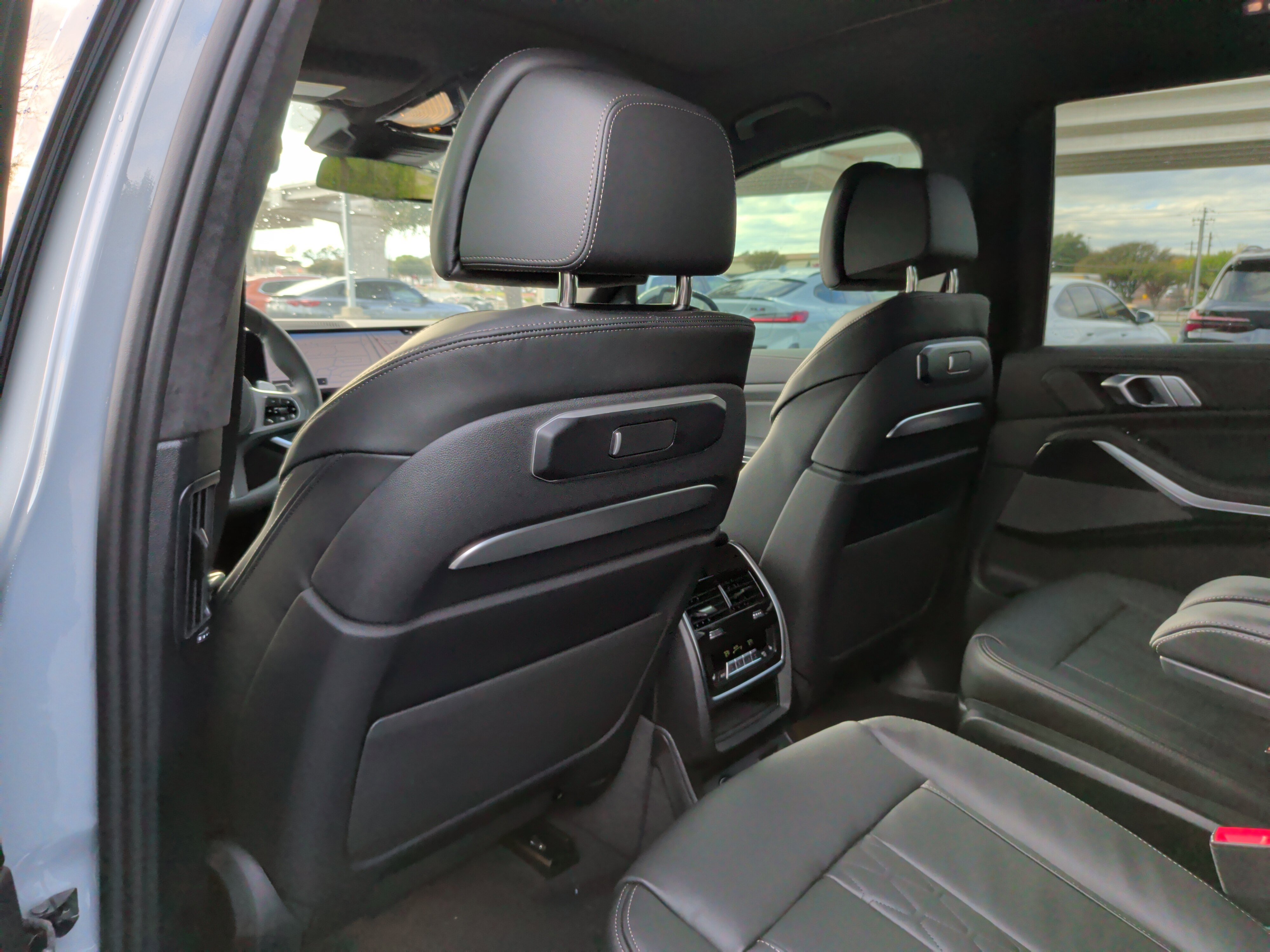 Certified 2026 BMW X7 xDrive40i w/ Executive Package image 34