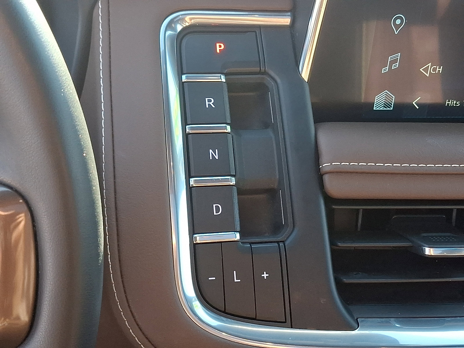 Used 2024 Chevrolet Tahoe High Country image 17