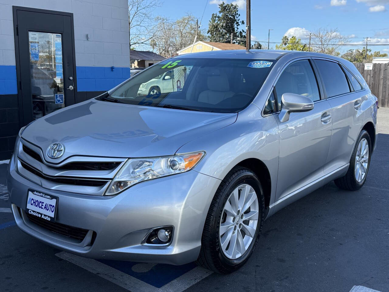Used 2015 Toyota Venza LE image 3