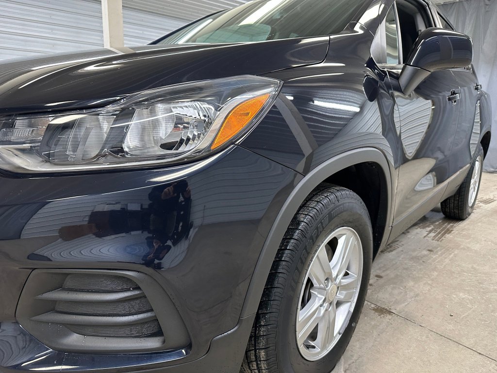 Certified 2021 Chevrolet Trax LS w/ Tint and Cruise Package image 28