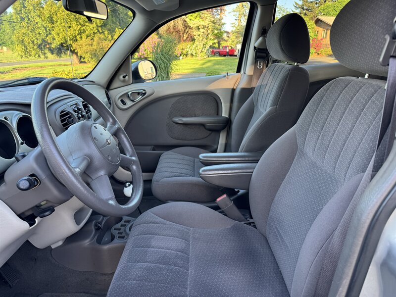 Used 2004 Chrysler PT Cruiser w/ PWR Convenience Group FWD image 10