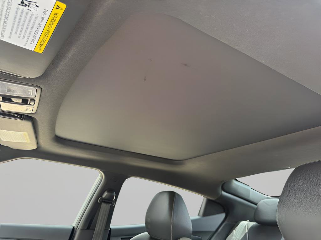 Used 2017 Hyundai Veloster Turbo w/ Tech Package 02 image 10