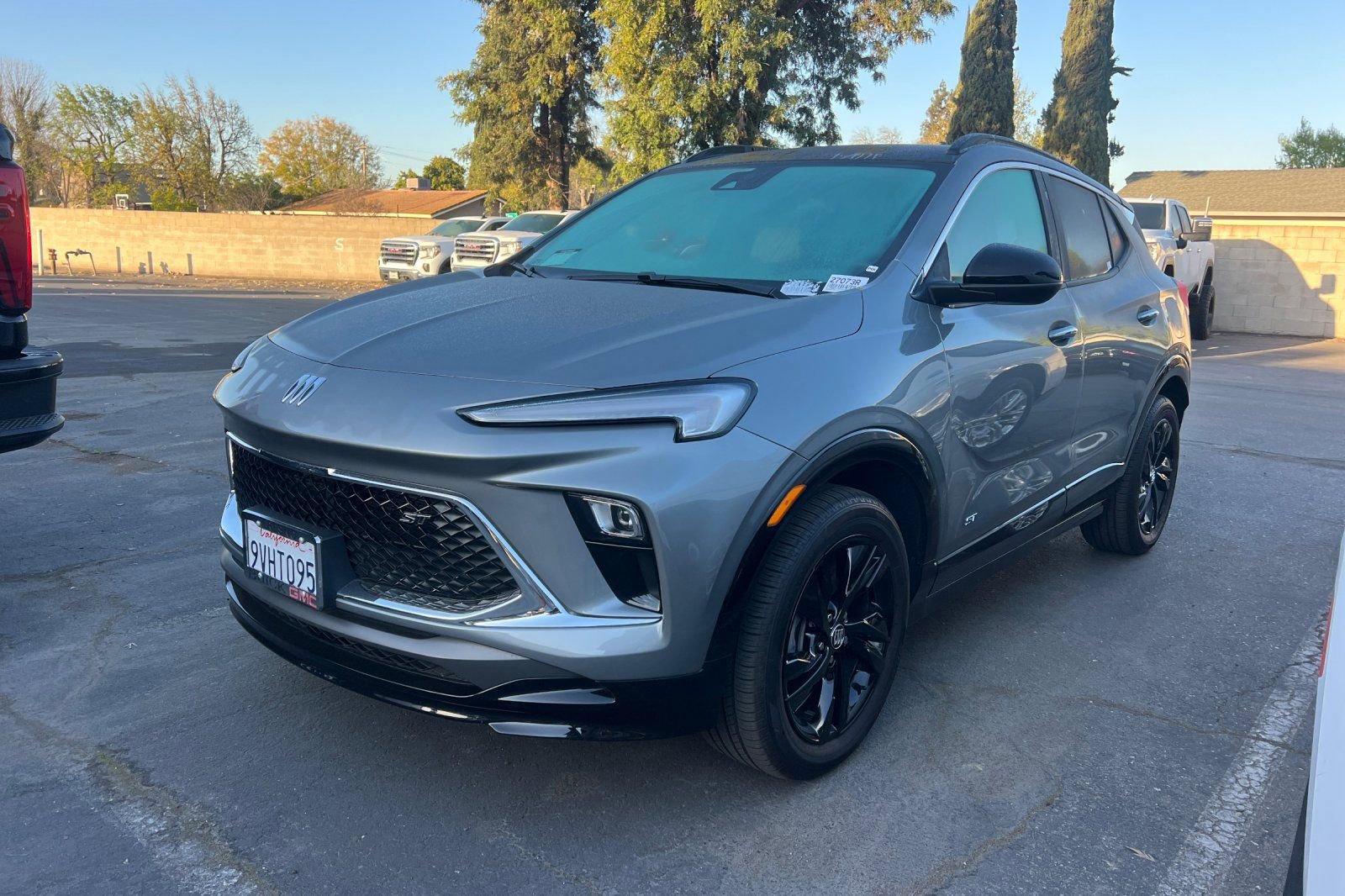 Used 2025 Buick Encore GX Sport Touring w/ Comfort Package image 2