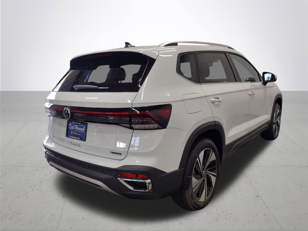 New 2025 Volkswagen Taos SE image 12