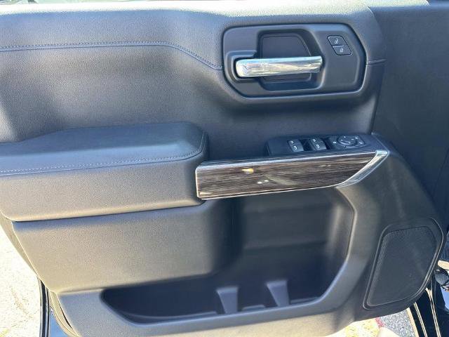 Used 2022 Chevrolet Silverado 1500 LT Trail Boss w/ LPO, Dark Essentials Package AWD/4WD image 12