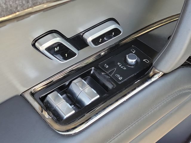 Used 2025 Land Rover Range Rover Sport SE AWD/4WD image 19