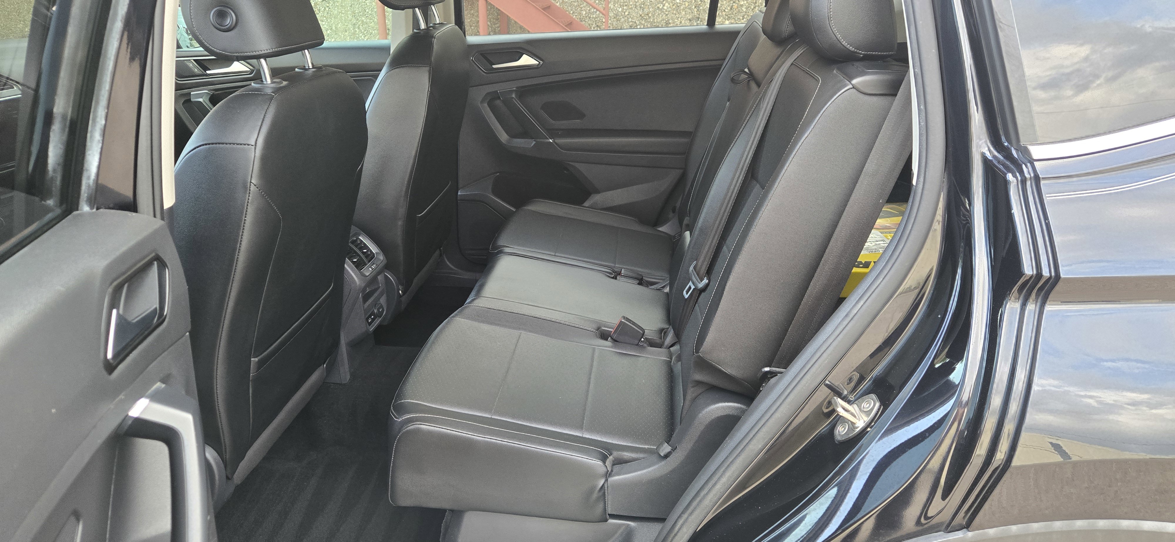 Used 2018 Volkswagen Tiguan SEL image 18