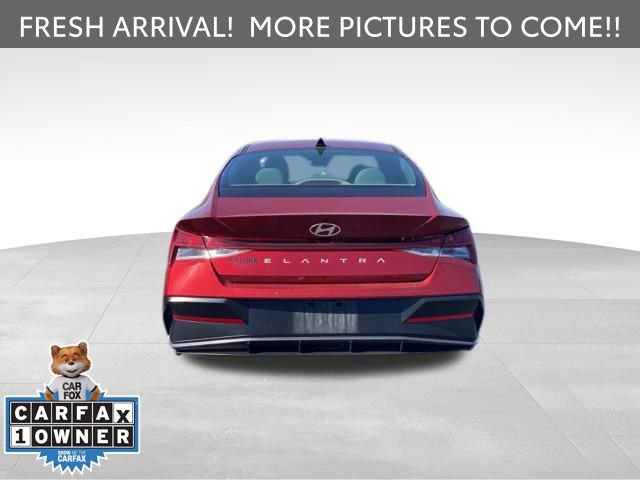 Used 2024 Hyundai Elantra SEL w/ Convenience Package image 6