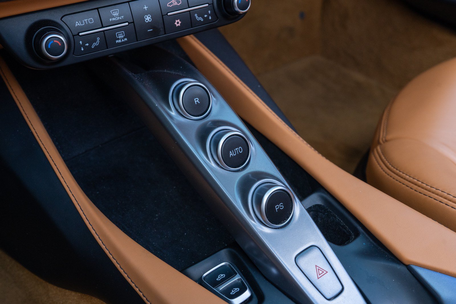 Used 2019 Ferrari Portofino RWD image 44