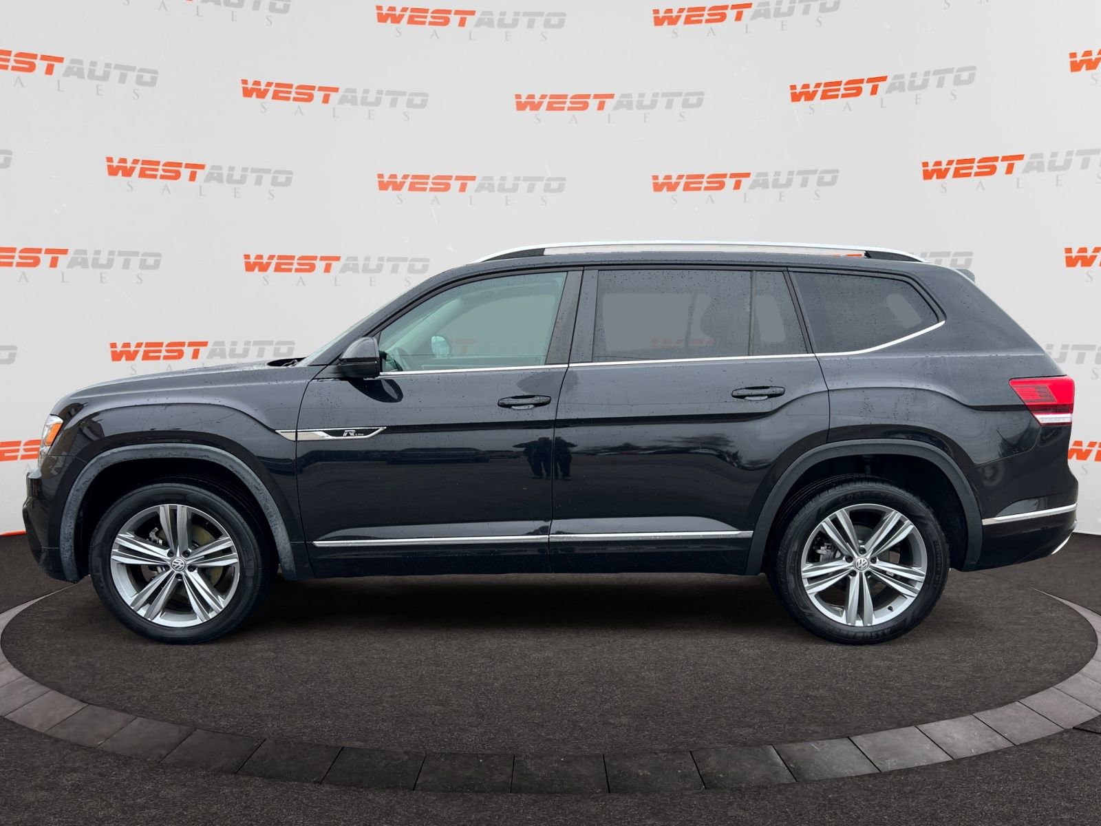 Used 2019 Volkswagen Atlas SEL R-Line image 2
