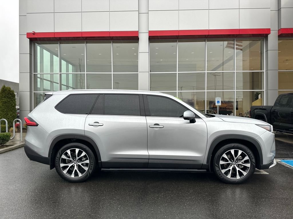 Used 2024 Toyota Grand Highlander AWD Hybrid image 2