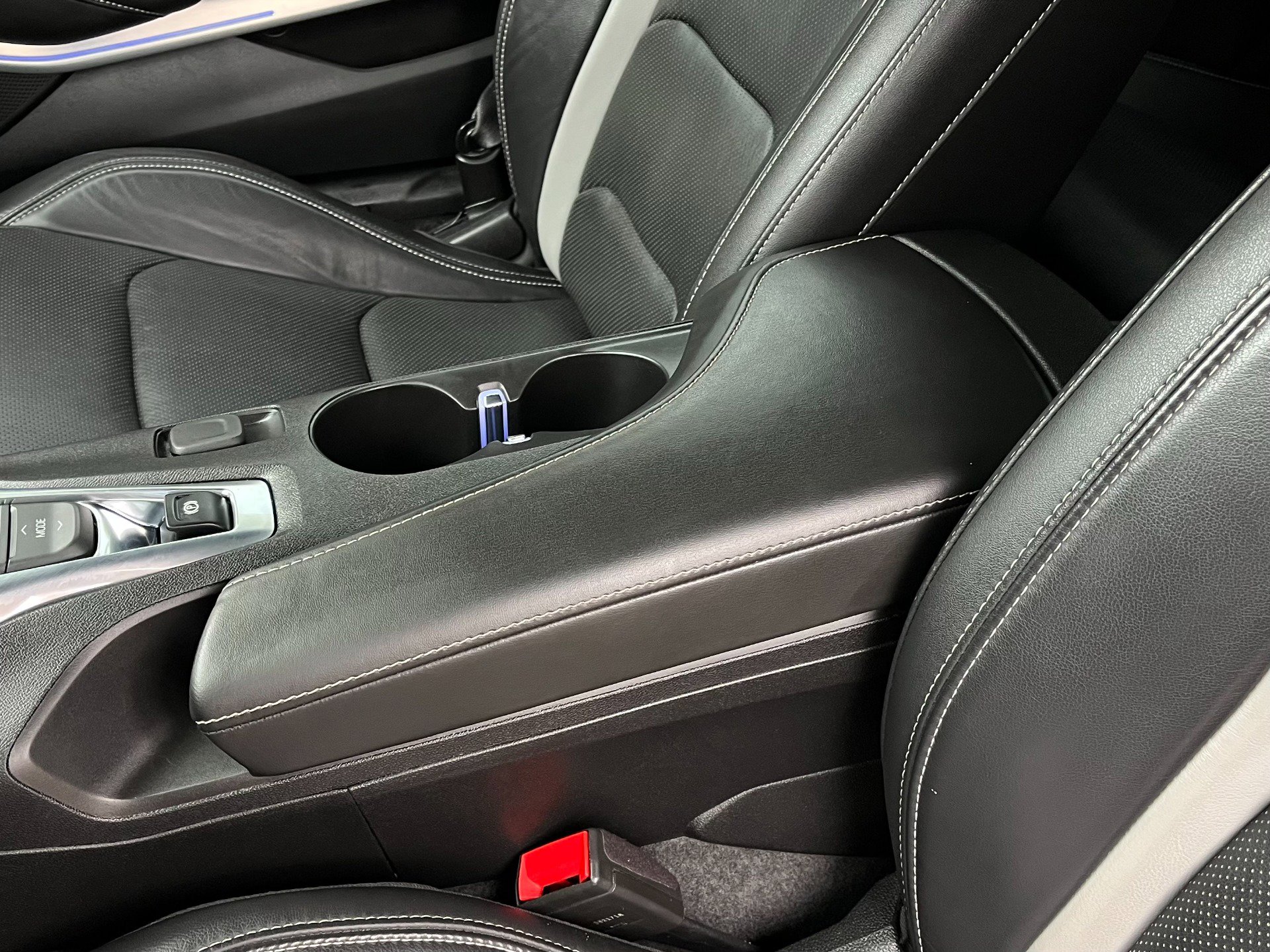 Used 2018 Chevrolet Camaro SS image 13