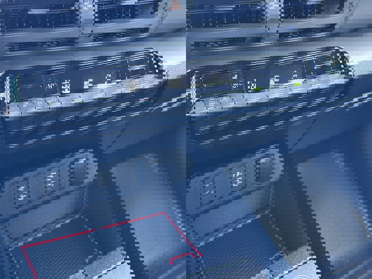 Used 2024 Toyota Prius LE image 20