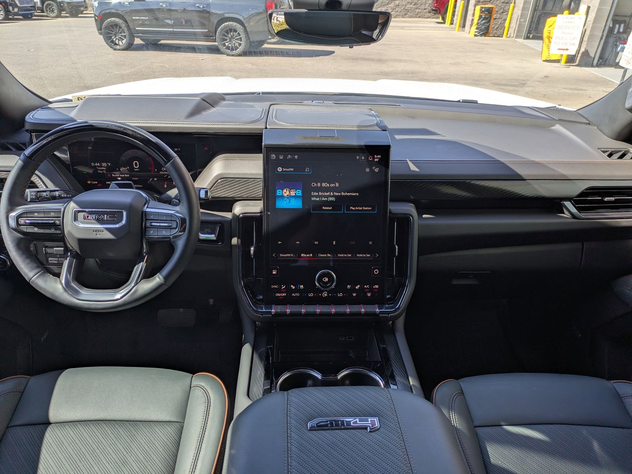 Certified 2025 GMC Yukon XL AT4 w/ AT4 Premium Plus Package AWD/4WD image 27