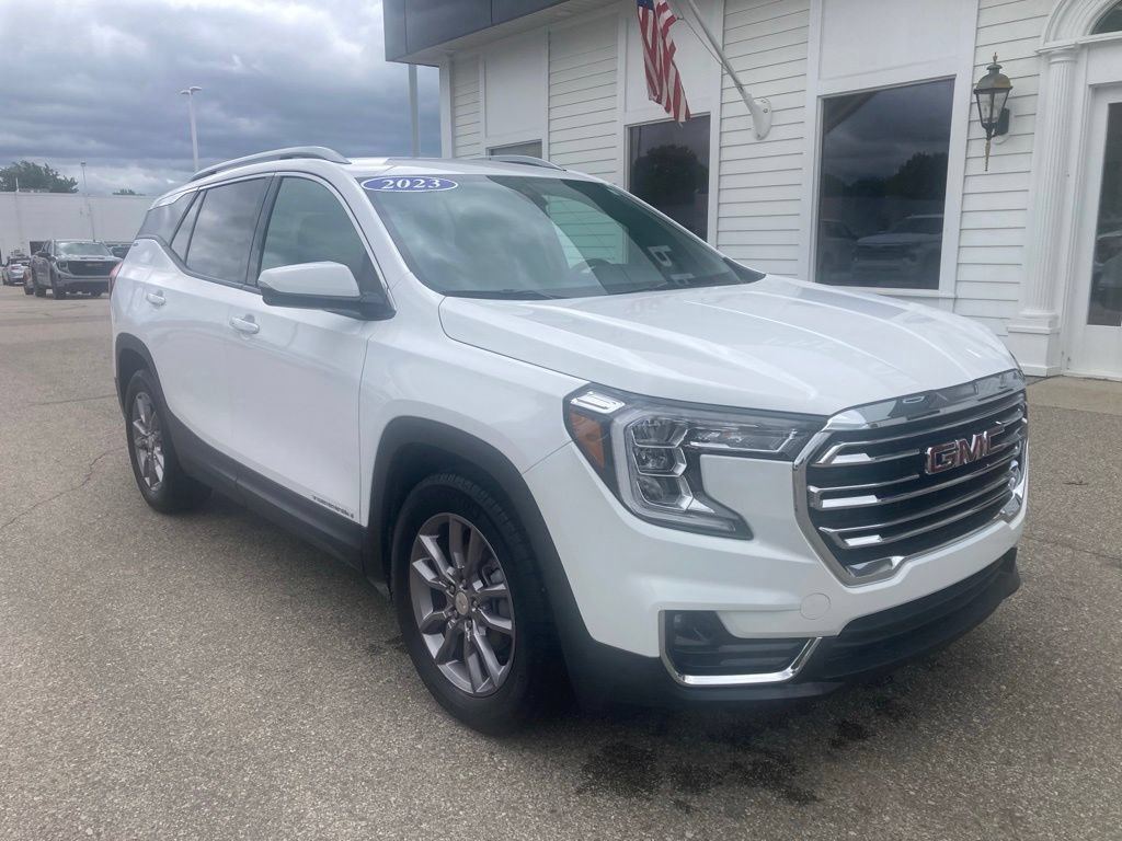 Certified 2023 GMC Terrain SLT w/ Infotainment Package II FWD image 3