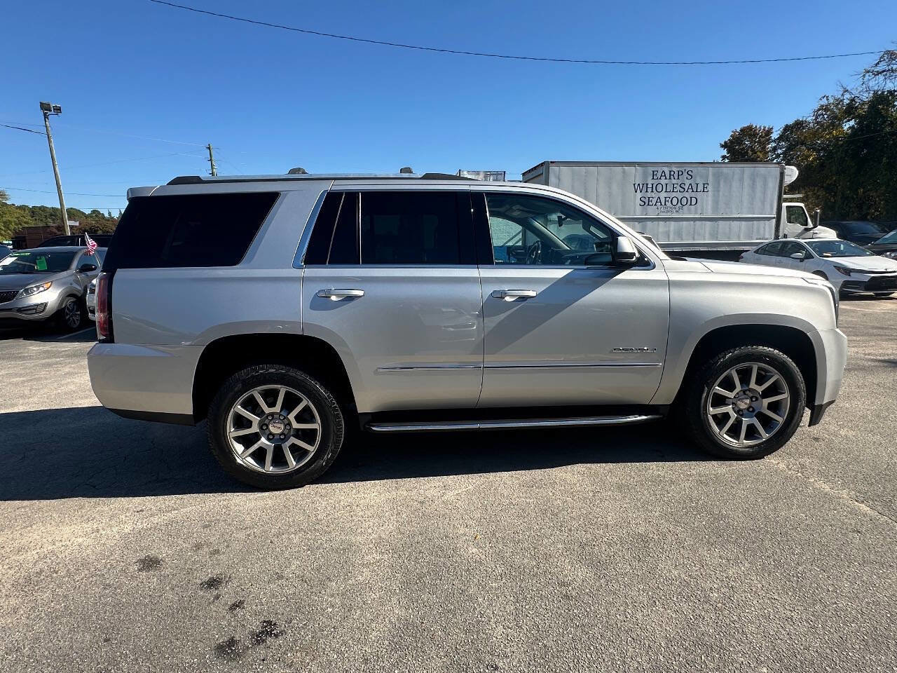 Used 2018 GMC Yukon Denali image 9