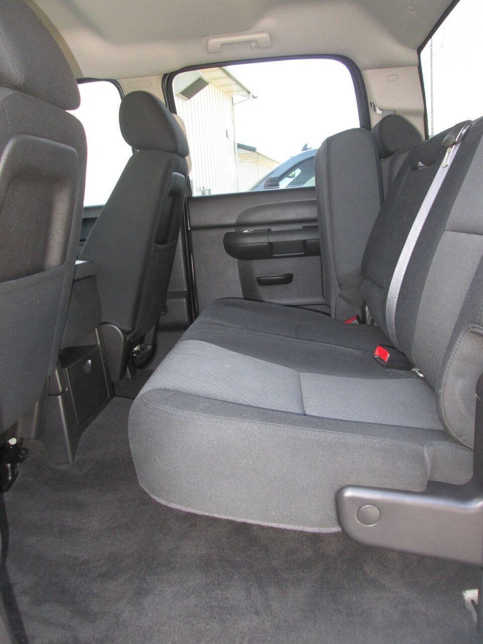 Used 2011 Chevrolet Silverado 2500 LT w/ Interior Plus Package AWD/4WD image 18