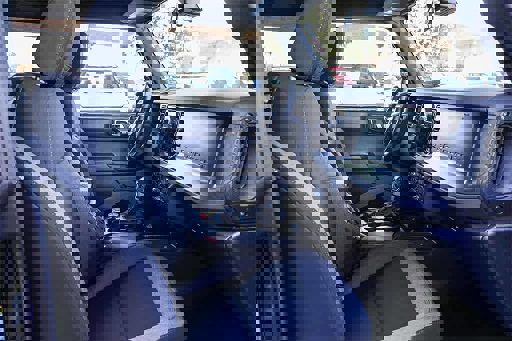 Used 2025 Ford Bronco Big Bend image 17