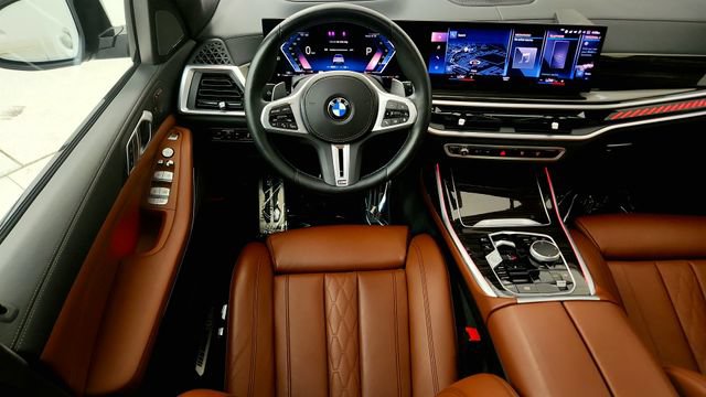 Used 2023 BMW X7 M60i AWD/4WD image 58