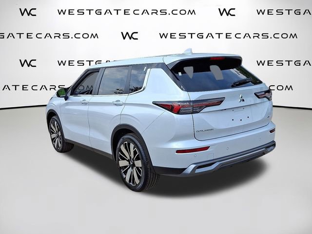 New 2025 Mitsubishi Outlander SE image 4