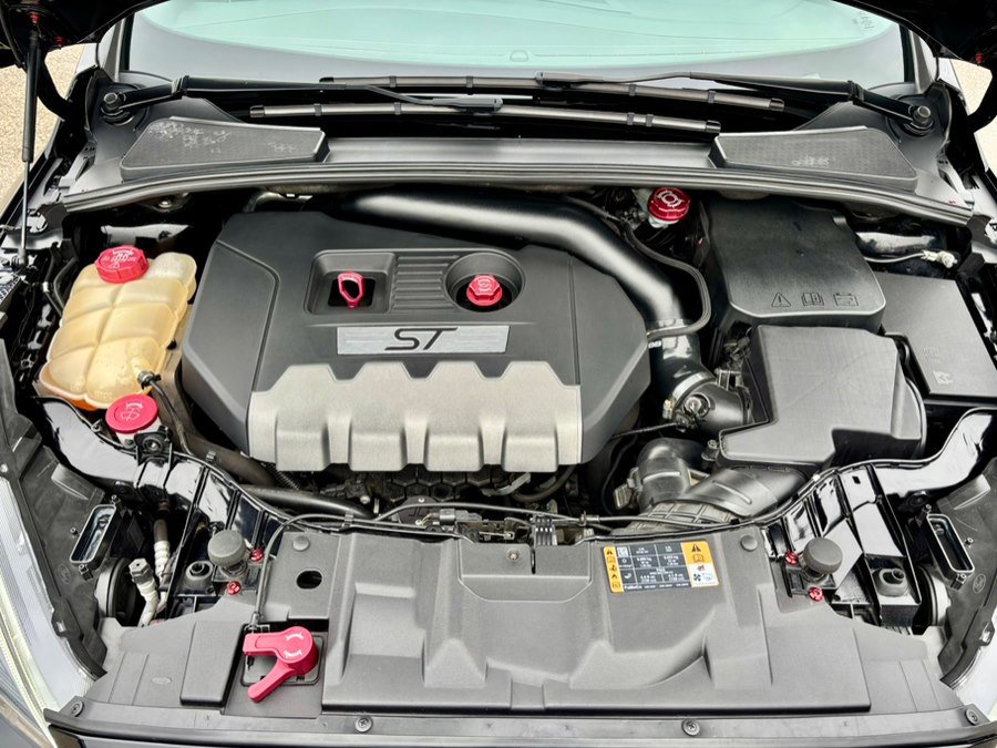 Used 2018 Ford Focus ST image 32