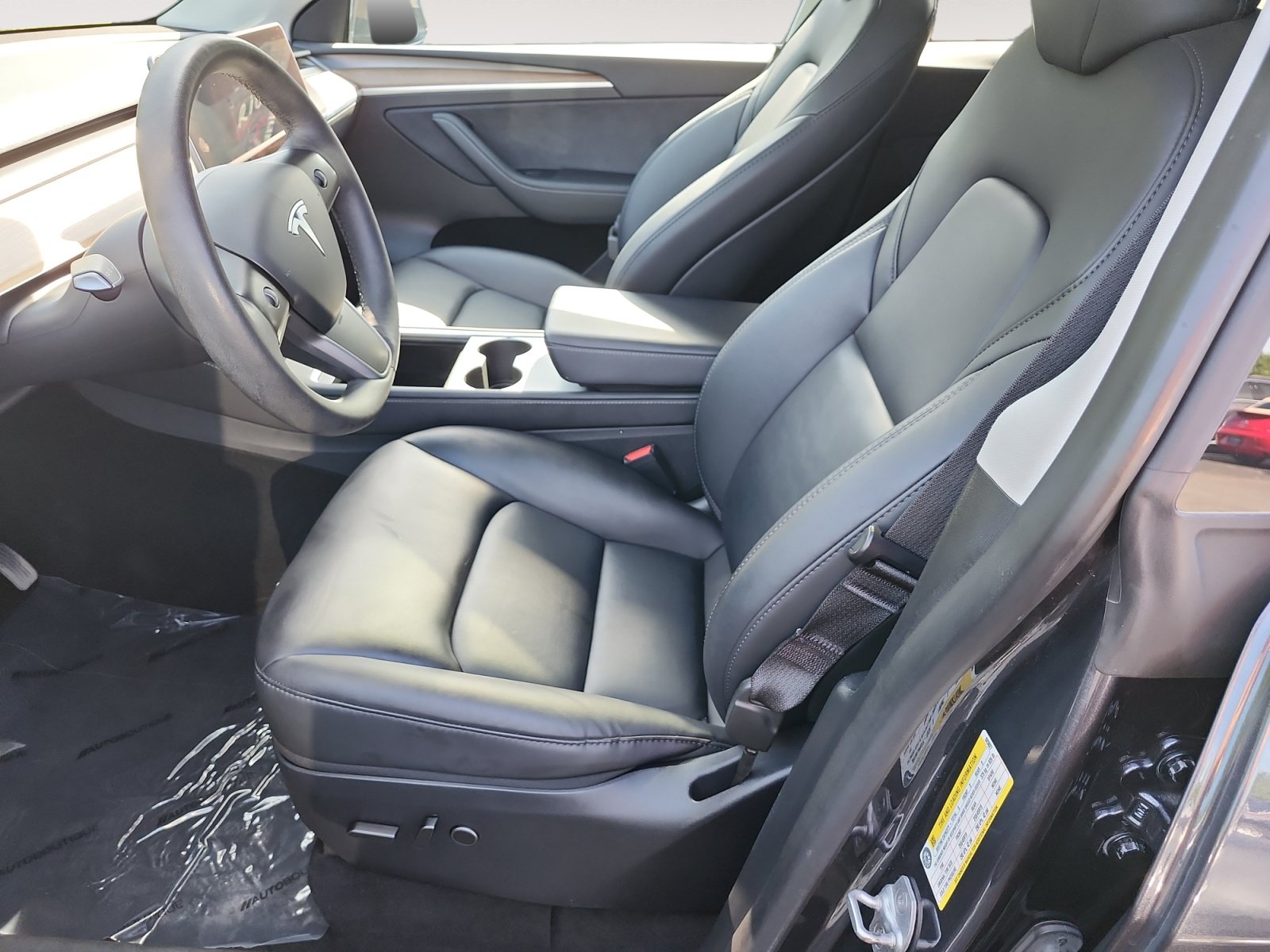 Used 2024 Tesla Model Y Long Range AWD/4WD image 9