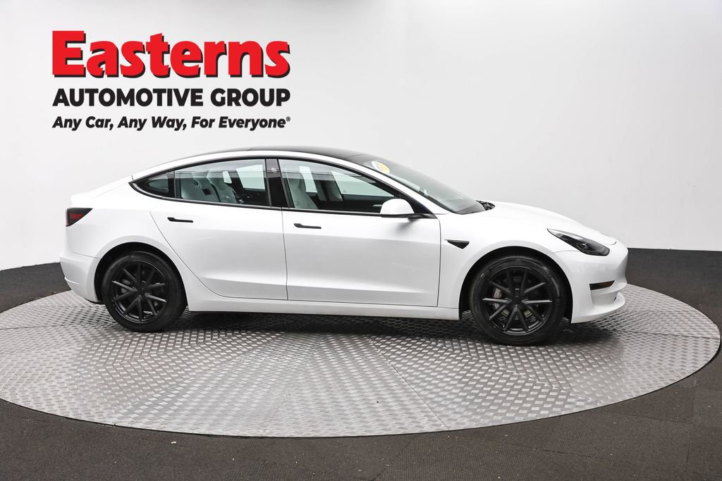 Used 2023 Tesla Model 3 Standard Range RWD image 4