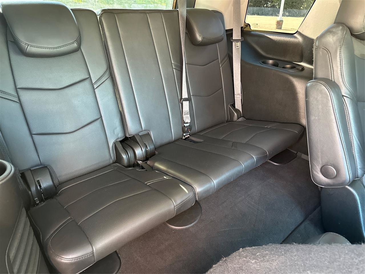 Used 2018 Cadillac Escalade Luxury AWD/4WD image 41
