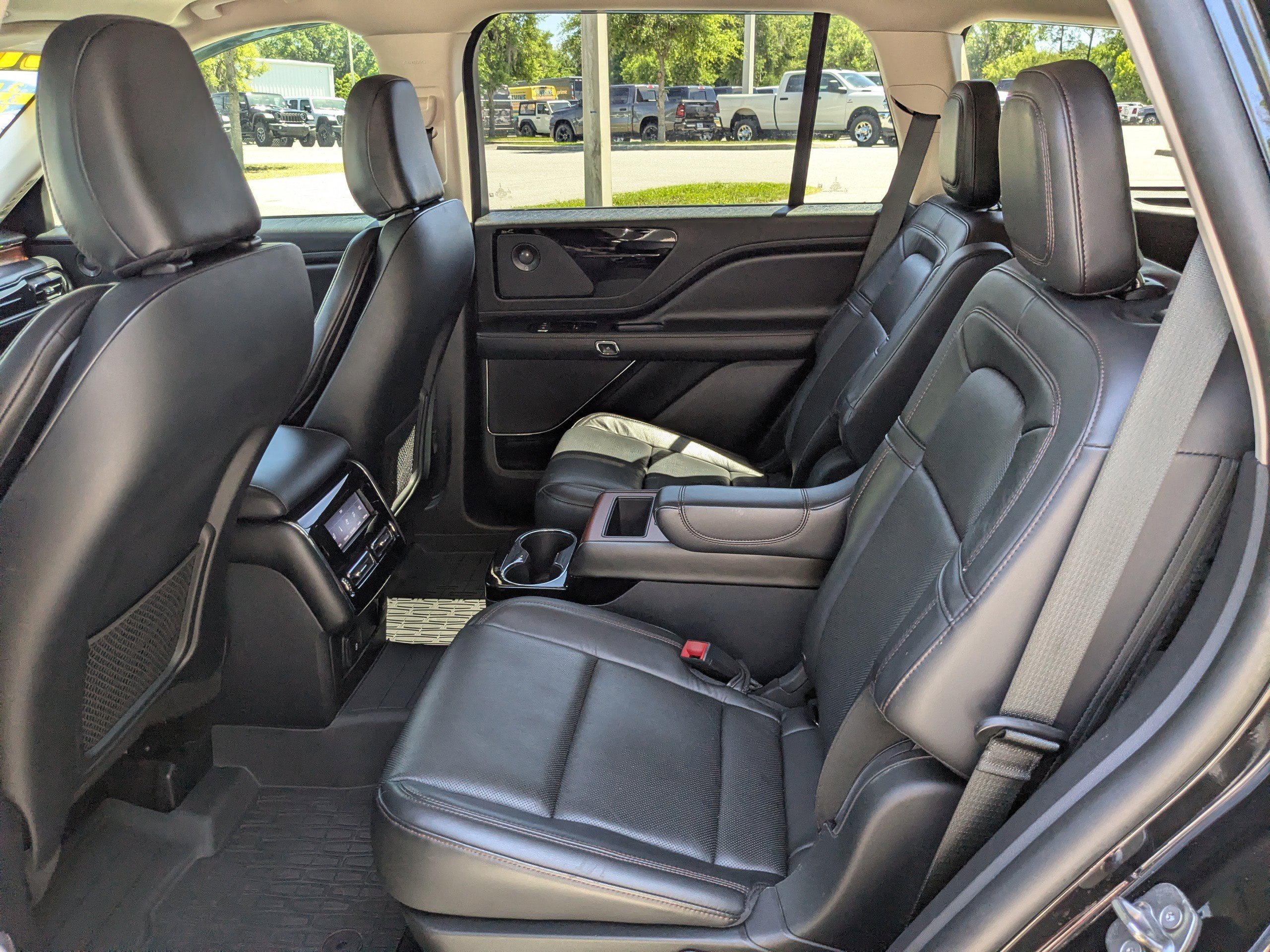 Used 2021 Lincoln Aviator Reserve w/ Equipment Group 201A AWD/4WD image 13